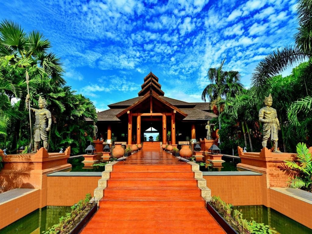 Aureum Palace Hotel