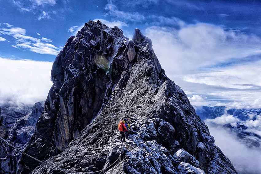 Papouasie : expédition vers la mythique pyramide de Carstensz (version hélicoptère)