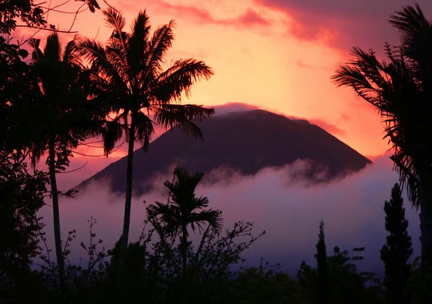 Sulawesi Nord : volcans, jungle & lagons